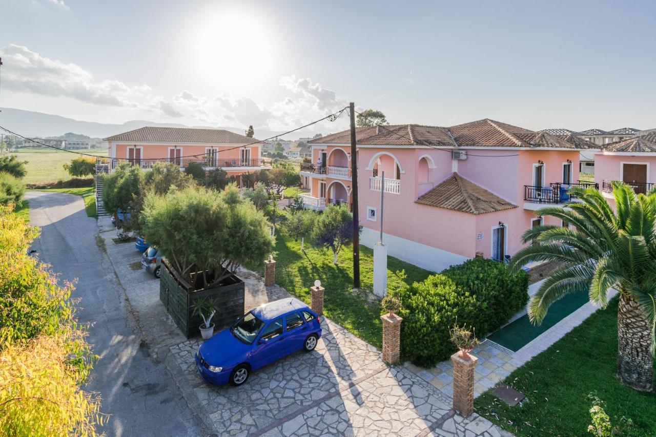 Costas Hotel Kalamákion Buitenkant foto