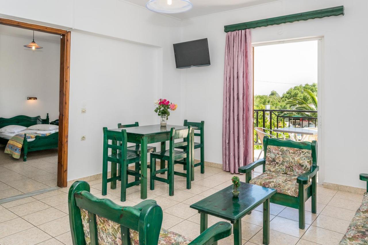 Costas Hotel Kalamákion Buitenkant foto