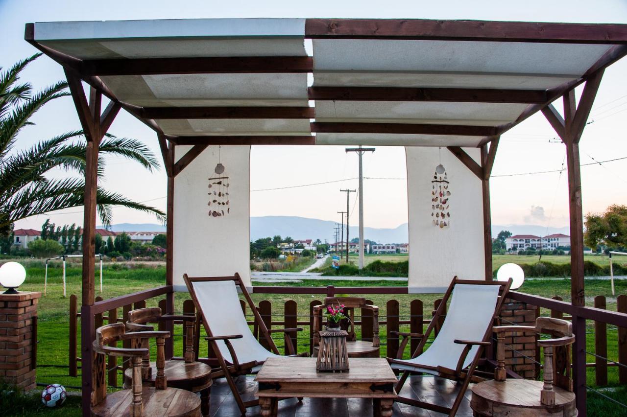 Costas Hotel Kalamákion Buitenkant foto