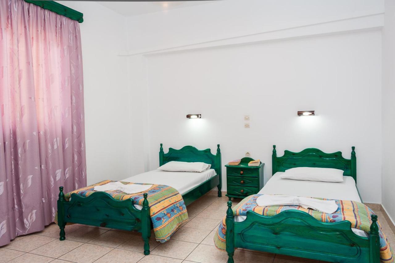 Costas Hotel Kalamákion Buitenkant foto