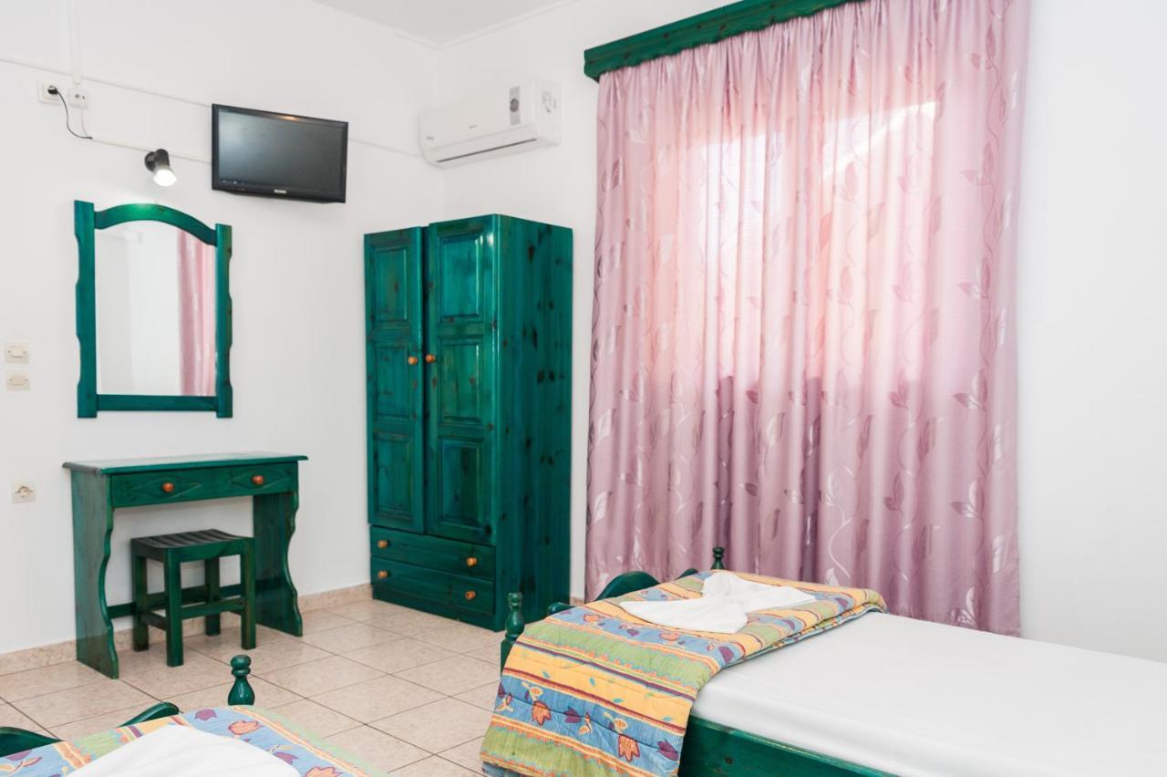 Costas Hotel Kalamákion Buitenkant foto